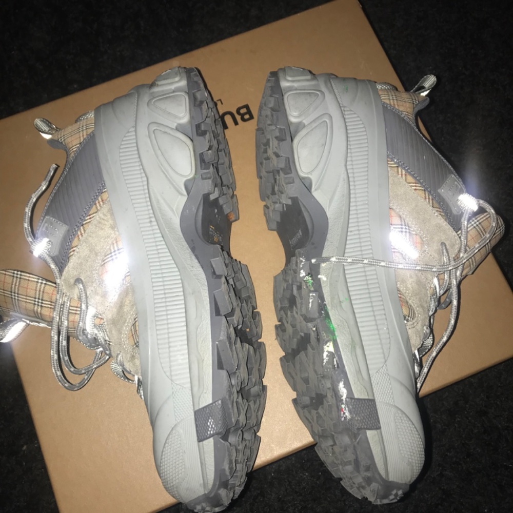 Burberry Sneakers - Picture 6 of 7